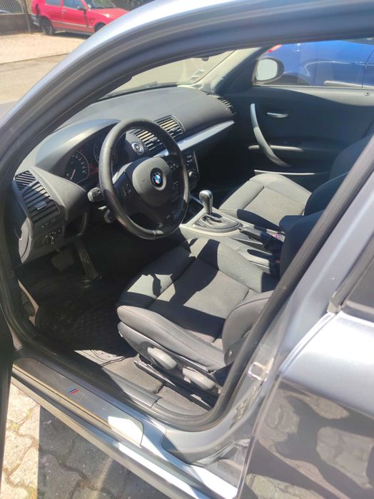 Vendo BMW 120d (E87) de 2006 com caixa automática, em muito bom estado geral de mecânica e interiores. Carro muito dinâmico e confortável