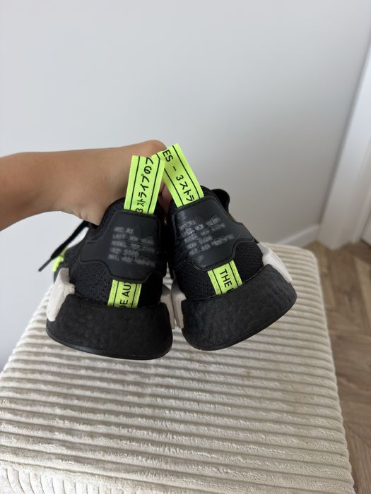 Кросівки для спорту, Adidas NMD-R1 (розмір 43) ОРИГІНАЛ