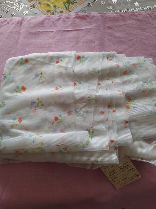 Ładny materiał na zasłonki Poliester 100%