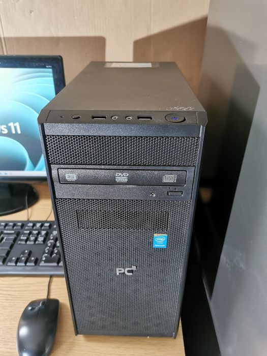 Komputer + monitor + klaw + mysz (Windows 11, 12 GB RAM, SSD 480GB)