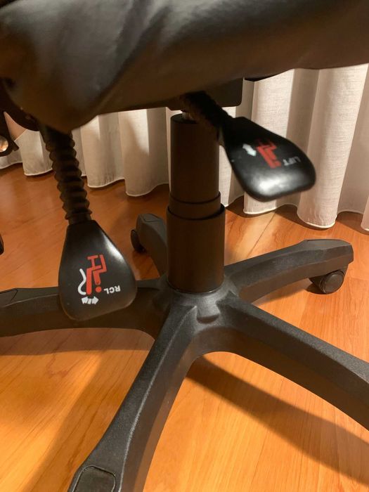 Cadeira Gaming KUBO Preta