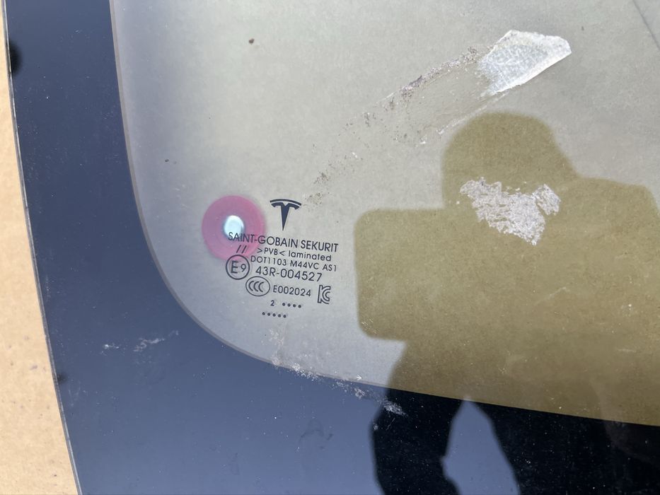 Лобове скло Tesla Y 22рік