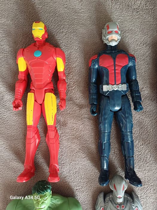 Figurki Marvela-zestaw.