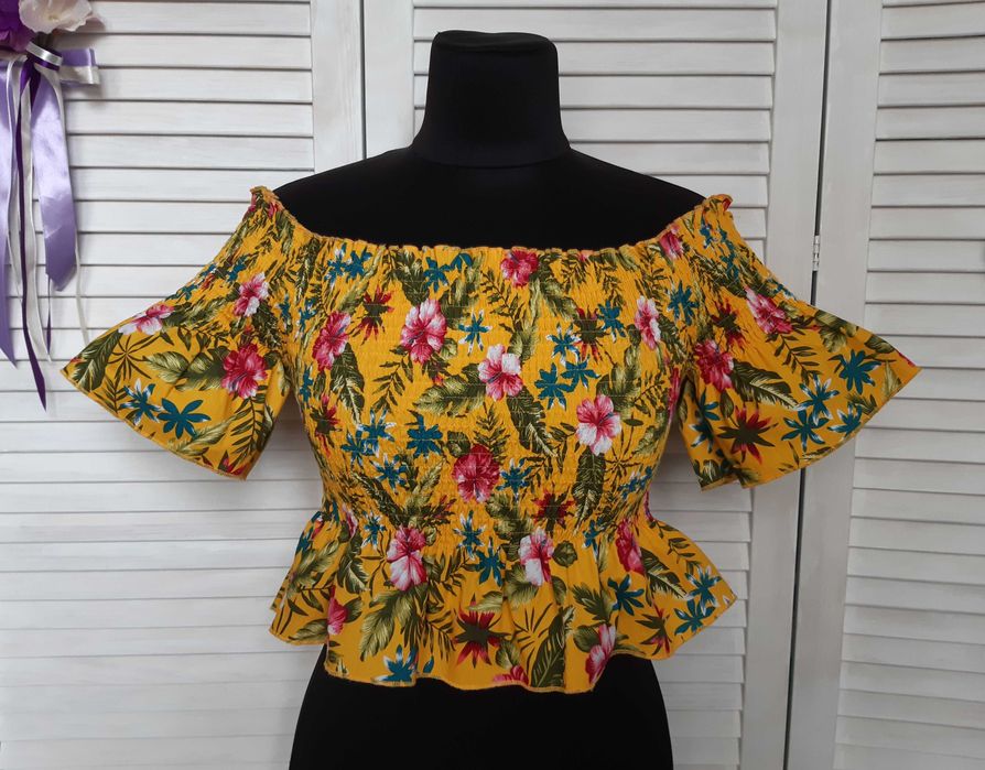 Яркий кроп топ в цветочный принт, резинки missguided