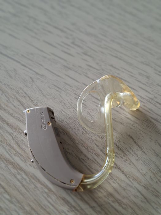 Aparelho auditivo Widex com pilhas