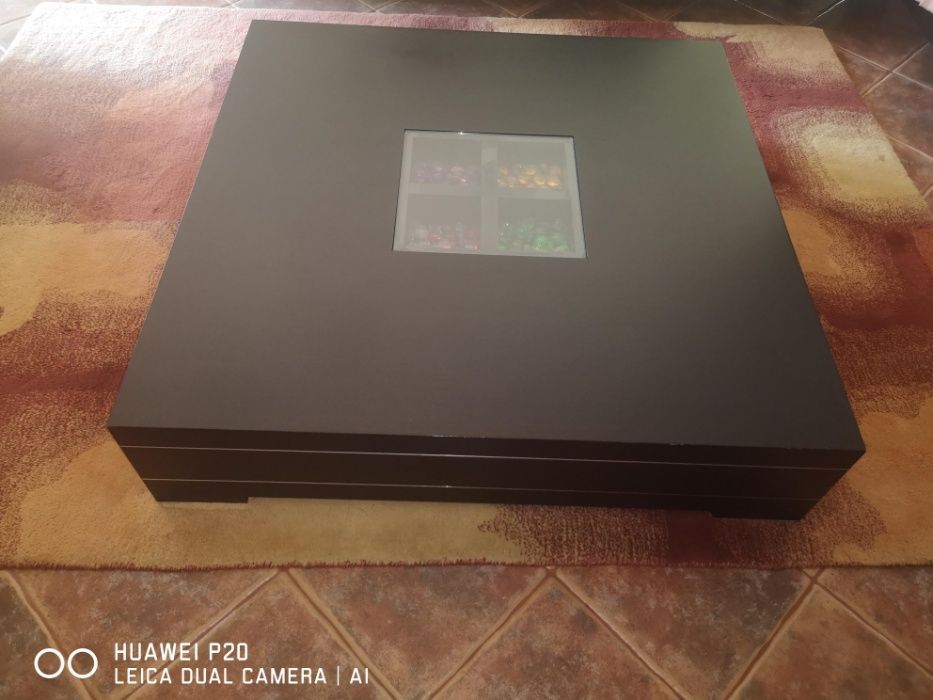 Mesa de sala de estar em madeira 110cmx110cm