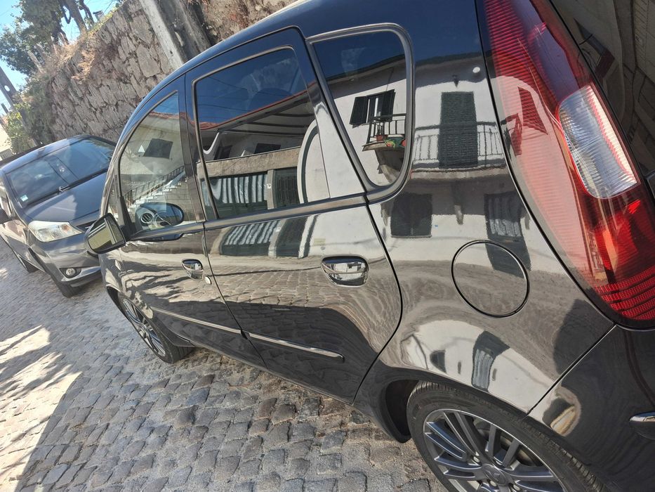 Mitsubishi Colt — fotografia 3