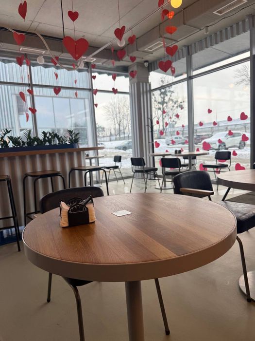 дивани столи стільці оптом для облашткаання зон відпочинку