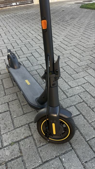 Ninebot KickScooter MAX G30 E II Powered by Segway