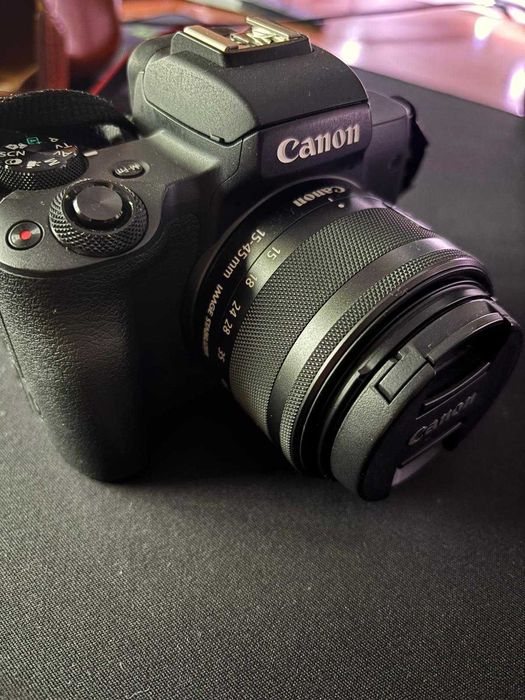 Canon M50 + Lente Canon 15-45mm + extras