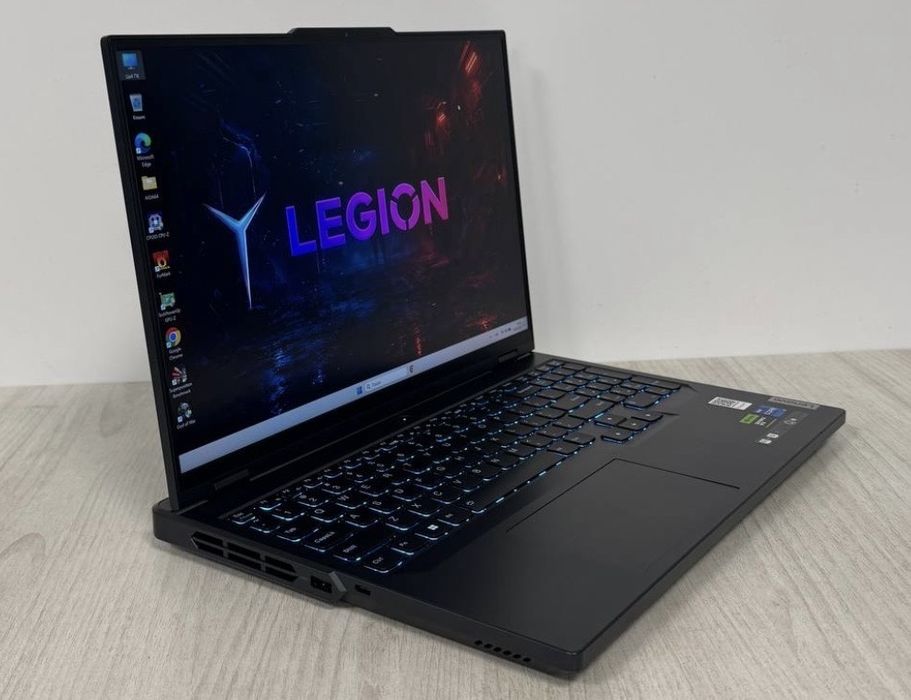 Продам игровой ноутбук Lenovo Legion 5 pro 16IRX8