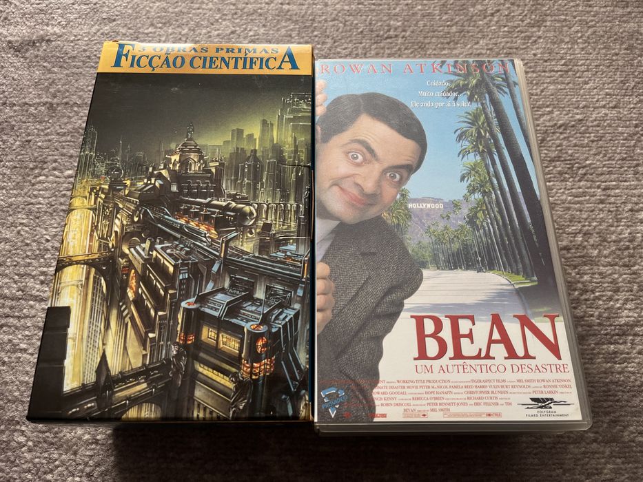 Conjunto de 7 cassetes VHS com legendas em Português