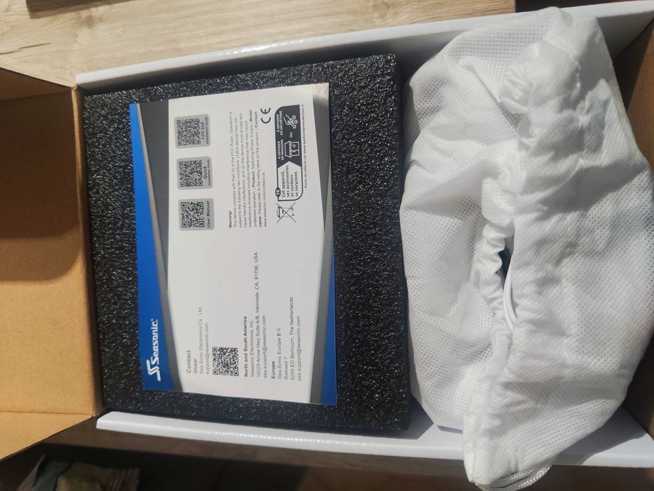 Fonte de Alimentação Seasonic Core GX-750W ATX 3.1/PCIe 5.1 80 Plus Gold Full Modular Branca