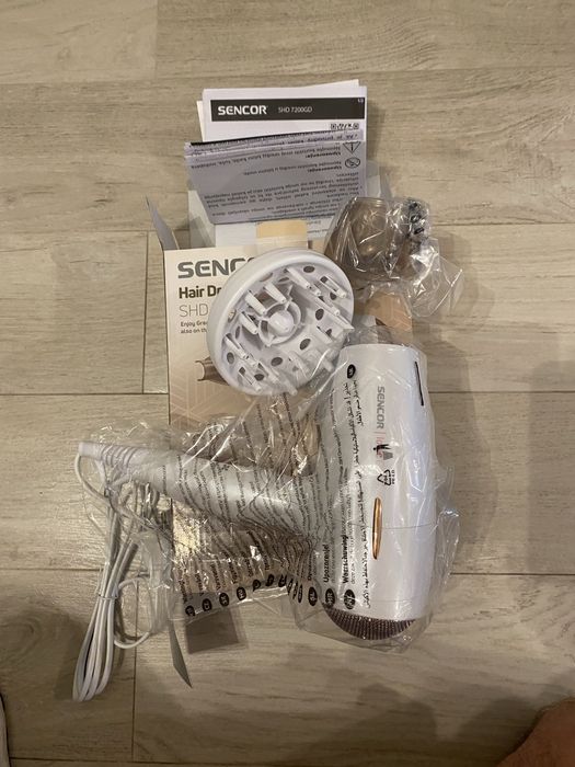 Suszarka do włosów Sencor SHD 7200GD jonizacja 2000W