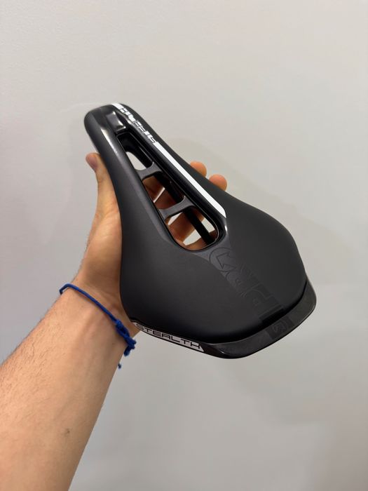 Selim Bicicleta PRO Stealth 142mm (Como Novo)
