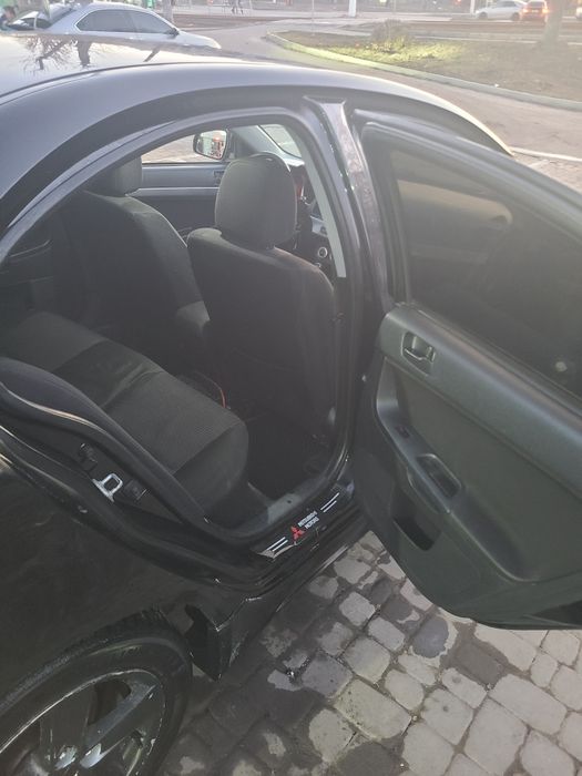 Mitsubishi lancer 10