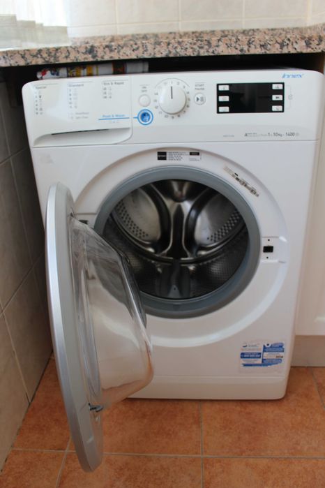Máquina de Lavar Roupa Indesit – 10KG