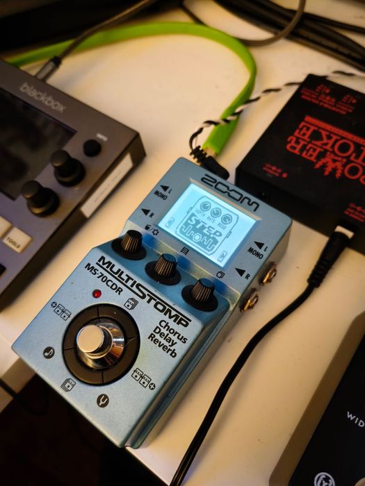Pedal ZOOM CDR70 multi-efeitos stereo