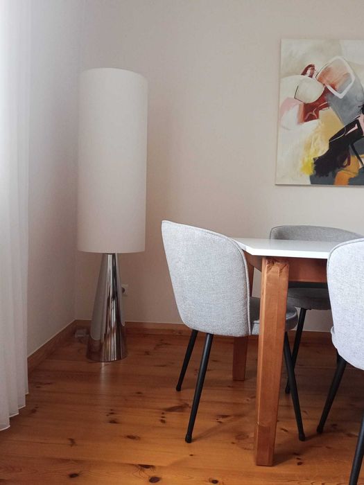Lampa stojąca podłogowa