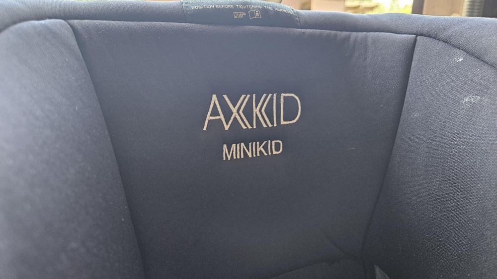 Fotelik samochodowy Axkid minki 2.0