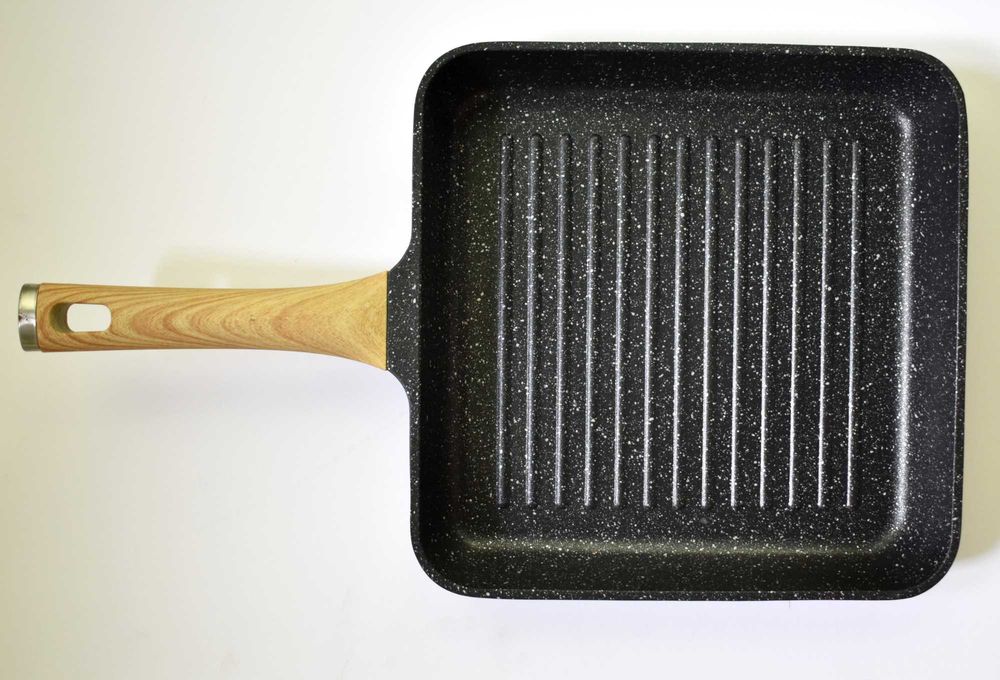 Patelnia grillowa AMBITION Noir z powłoką Qualum Basic Stone 28 cm