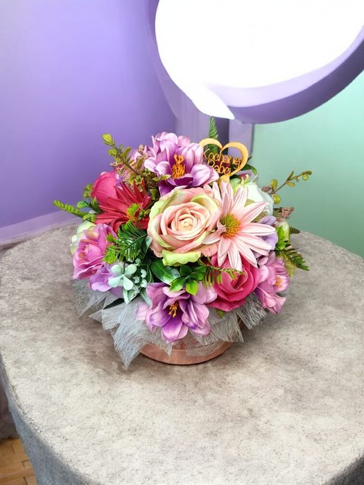 Flower box z kwiatami idealny prezent na dzień babci