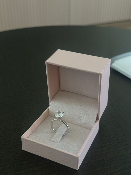 Anel de noivado ouro e diamante