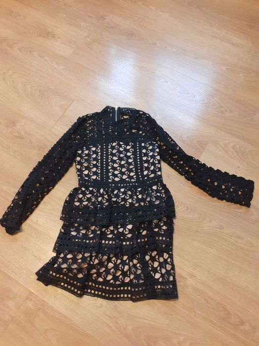 Sukienka koronka Lily McBee