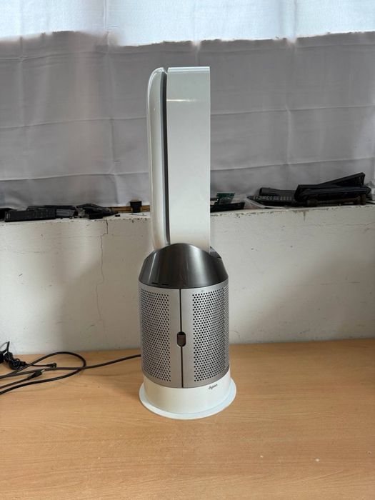 Dyson Pure Hot+Cool HP04 — очищувач повітря / обігрівач / вентилятор