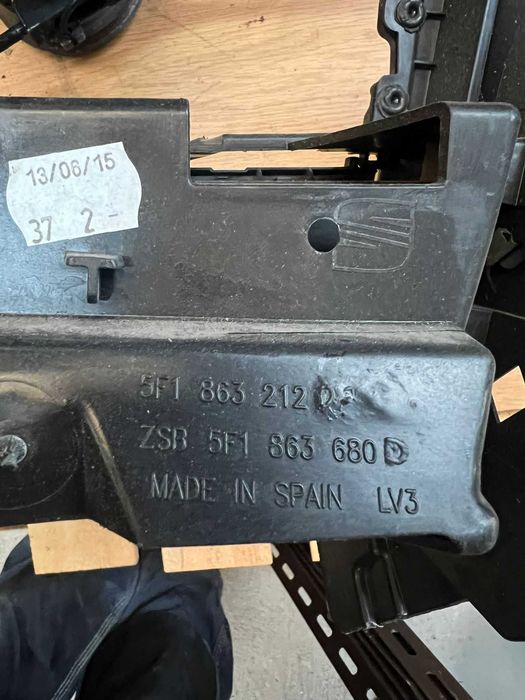 Consola central Seat leon 5 F com fole e moca velocidade automática