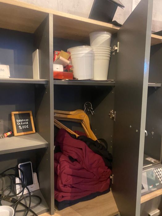 Armario alto para sala