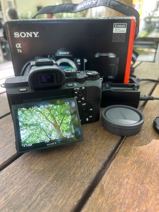 Sony Alpha A7 II + Objetiva + 2 Baterias | Apenas 5.500 disparos (Full Frame)