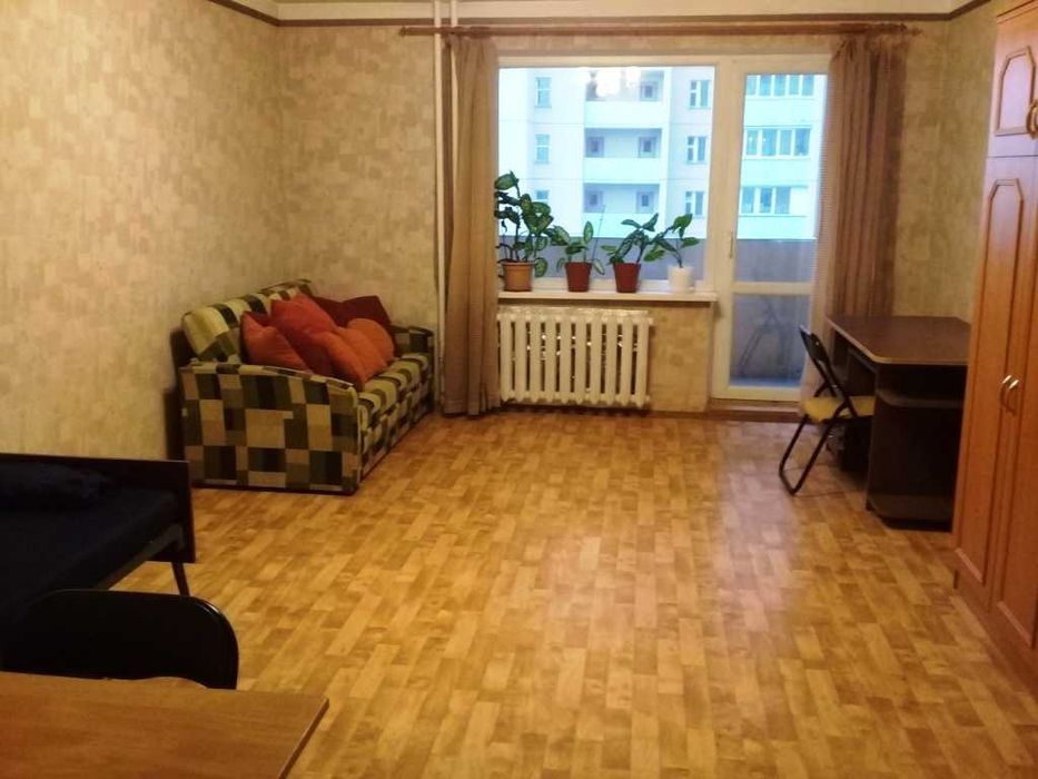 Две комнаты для девушек недалеко от м. Дарница.