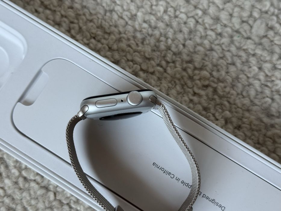 Apple Watch SE (2.ª Geração) 40mm Prateado + Caixa e Carregador
