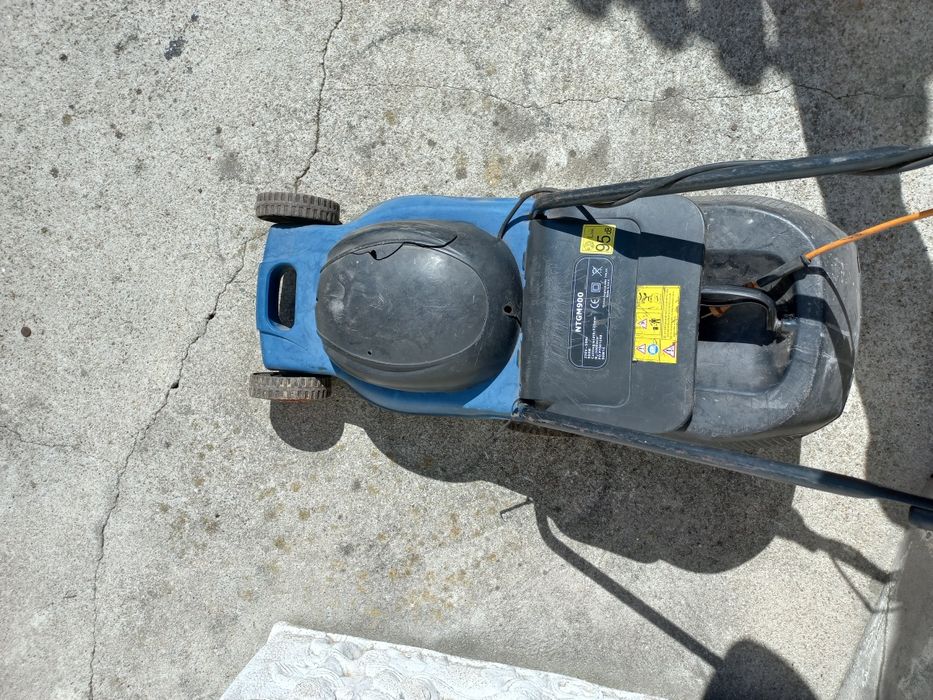 Máquinas de cortar relva