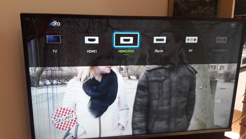 Sprzedaje telewizor SAMSUNG i daje za darmo teczkę skórzaną