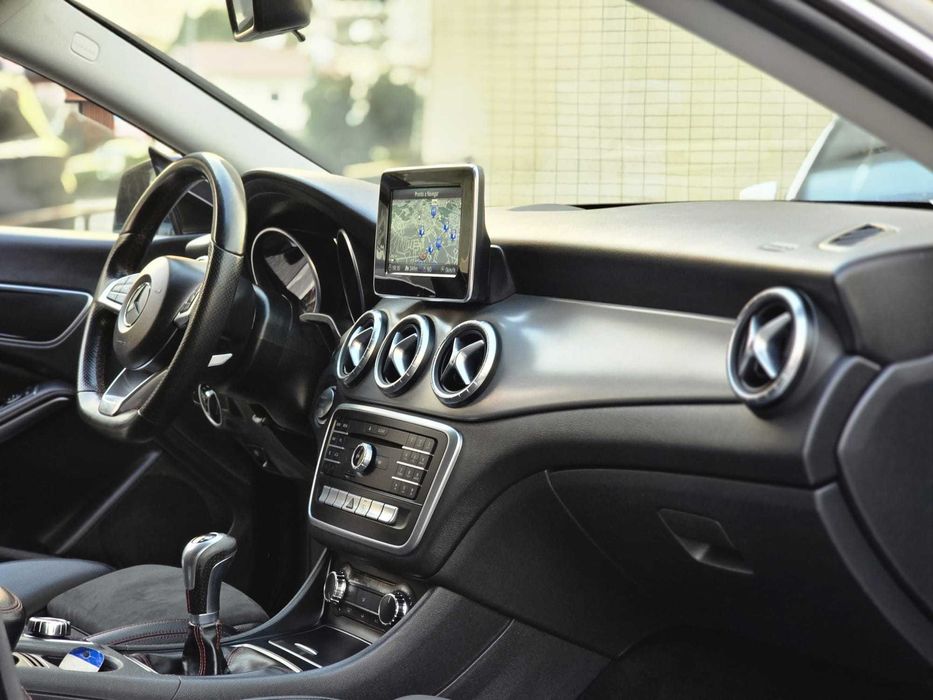 MERCEDES-BENZ CLA 200CDI SHOTHING BRAKE AMG 136cv