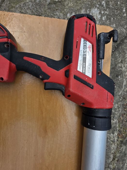 Wyciskacz, pistolet do silikonu,  Milwaukee M 18 PCG