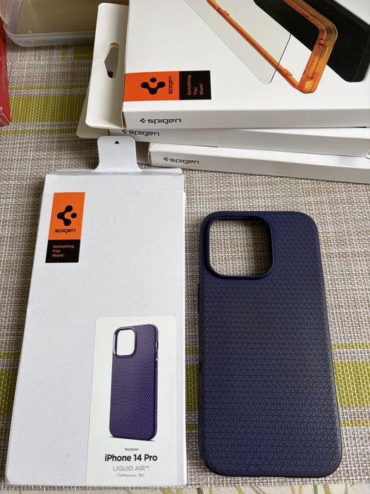 Стёкла и чехлы Spigen для iphone 14,15