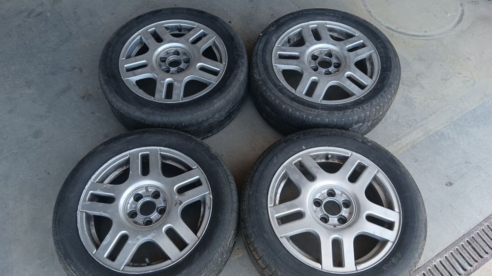 Vendo jantes e pneus Volkswagen golf 4