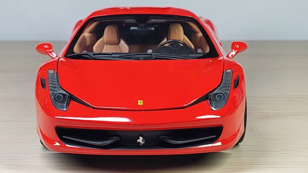 Модель Ferrari 458 Italia Hot Wheels 1:18