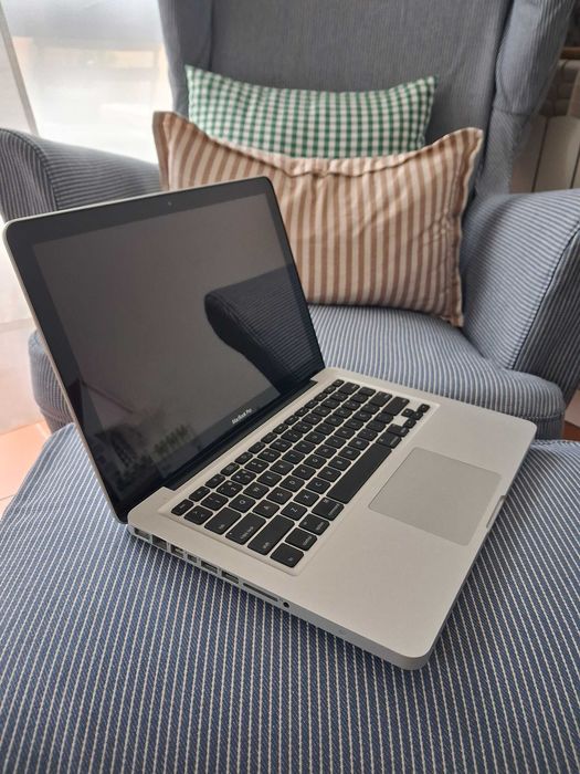 MacBook Pro 13" (i7 | 16GB RAM | SSD 512GB Samsung PRO) – Bateria como Nova (263 Ciclos)