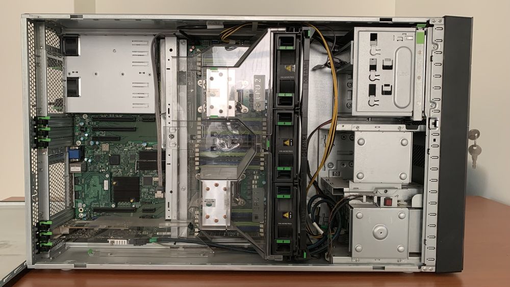 Сервер Fujitsu TX2560 M2
