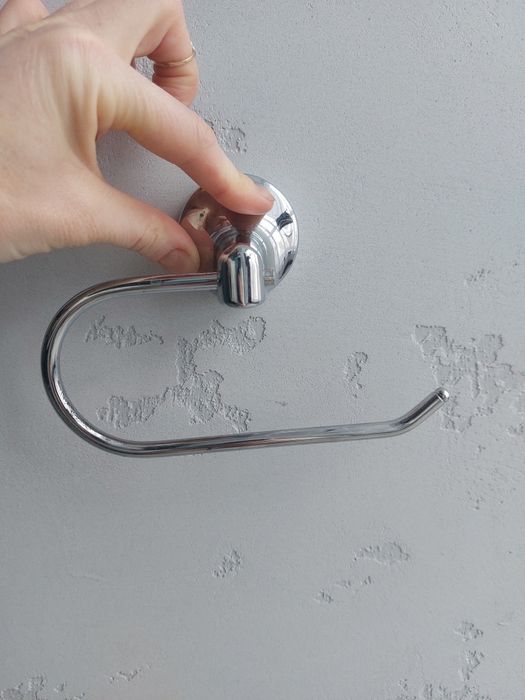 Тримачі рушників та туалетного паперу