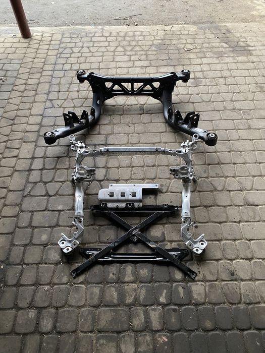 Підрамник балка хрестовина зад перед Audi A4 B8 А5 Q5 Подрамник