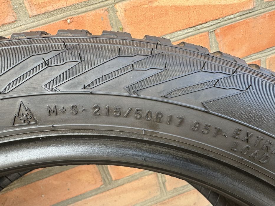 Nokian 215/50 R17