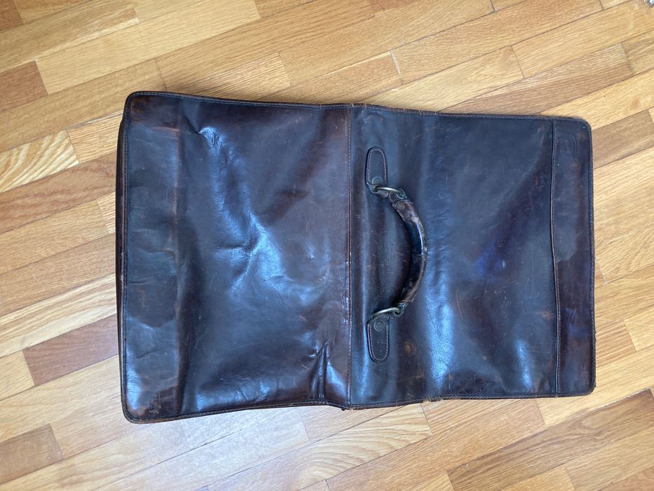 Pasta em pele  castanha