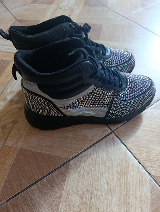 Крассовки высокие.