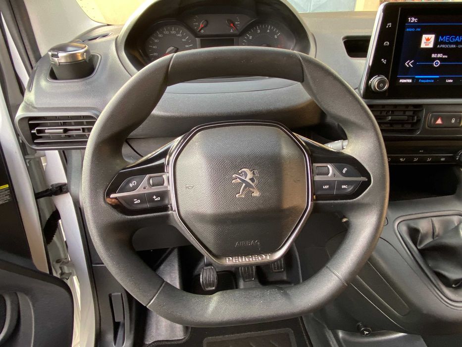 Peugeot Partner 1.6 HDI  100cv  Carplay NACIONAL Só 99 mil kms!!