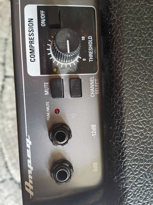 Ampeg BA-600-hybrydowe combo basowe 600W stan idealny